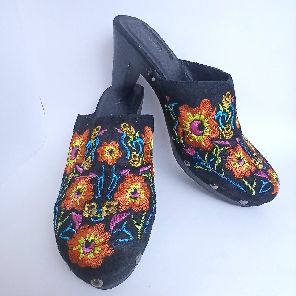 Wanted Hipster Floral Embroidered Clog Mules Black Studded EU39 US 8 Boho Y2K